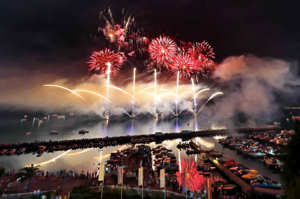 Biogradska noć 2017: Spektakularni vatromet Biogradska noć 2017: Spektakularni vatromet