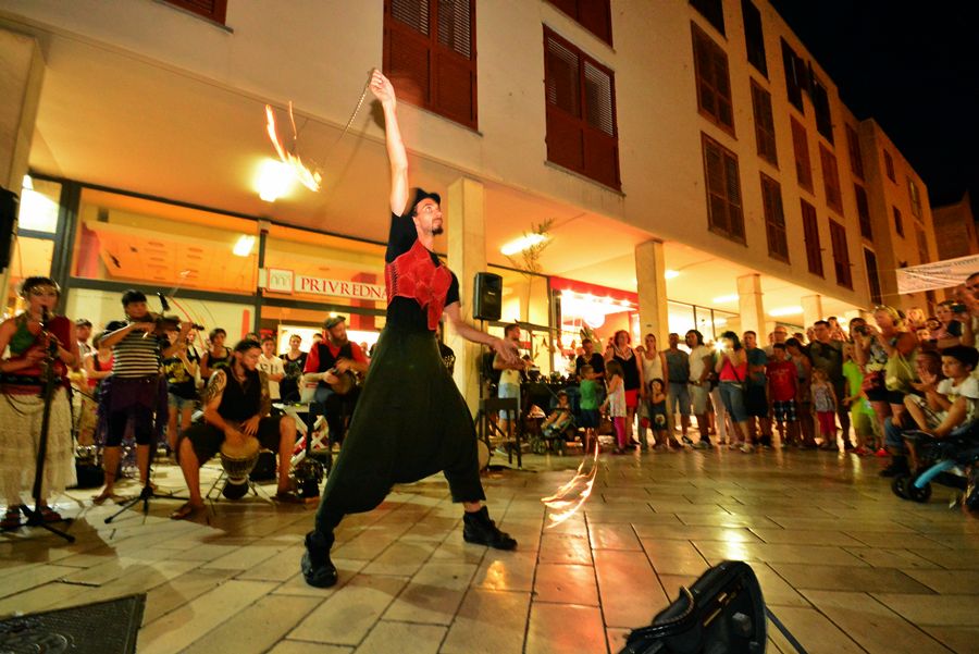 Performeri Saraswati na KalelargArt-u ; foto Iva Perinčić Performeri Saraswati na KalelargArt-u ; foto Iva Perinčić