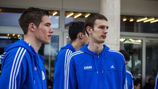 Druženje s košarkašima Zadra u Caffe baru Forum, Foto: Mia Čop Druženje s košarkašima Zadra u Caffe baru Forum, Foto: Mia Čop