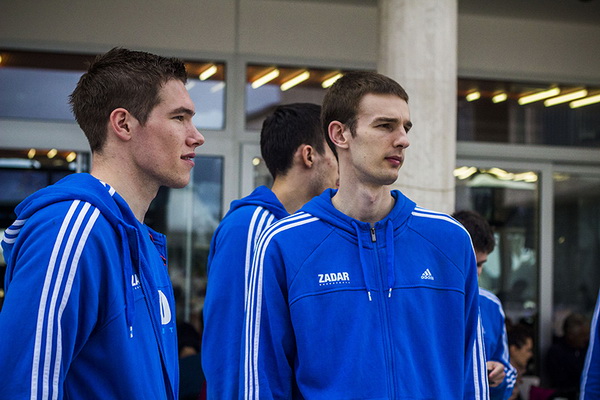 Druženje s košarkašima Zadra u Caffe baru Forum, Foto: Mia Čop Druženje s košarkašima Zadra u Caffe baru Forum, Foto: Mia Čop