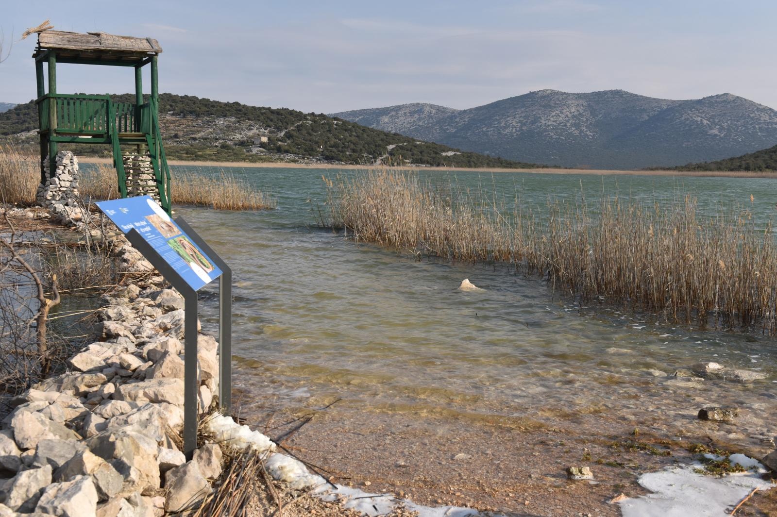 Nezapamćeno visoka razina vodostaja Vranskog jezera Nezapamćeno visoka razina vodostaja Vranskog jezera