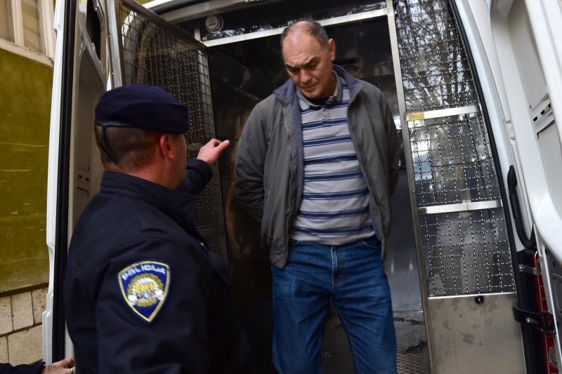 Zlatko Svirčić osumnjičen zbog dvostrukog pokušaja ubojstva priveden je istražnom sucu, foto: Dino Stanin/PIXSELL Zlatko Svirčić osumnjičen zbog dvostrukog pokušaja ubojstva priveden je istražnom sucu, foto: Dino Stanin/PIXSELL
