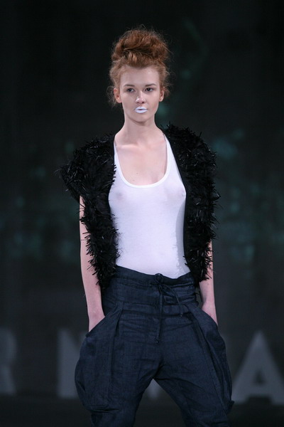 U trgovackom centru West gate sinoc zapoceo modni dogadjaj Nivea Cro A Porter. U trgovackom centru West gate sinoc zapoceo modni dogadjaj Nivea Cro A Porter.