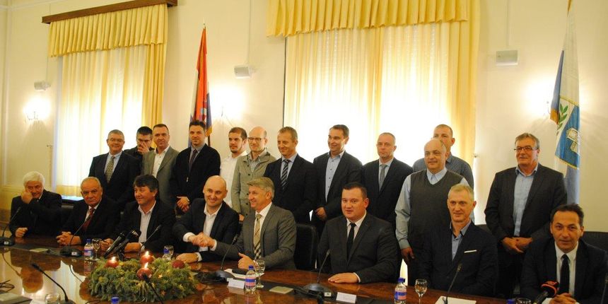 Ministar Tolušić potpisao ugovore za sanaciju šteta od poplave Ministar Tolušić potpisao ugovore za sanaciju šteta od poplave