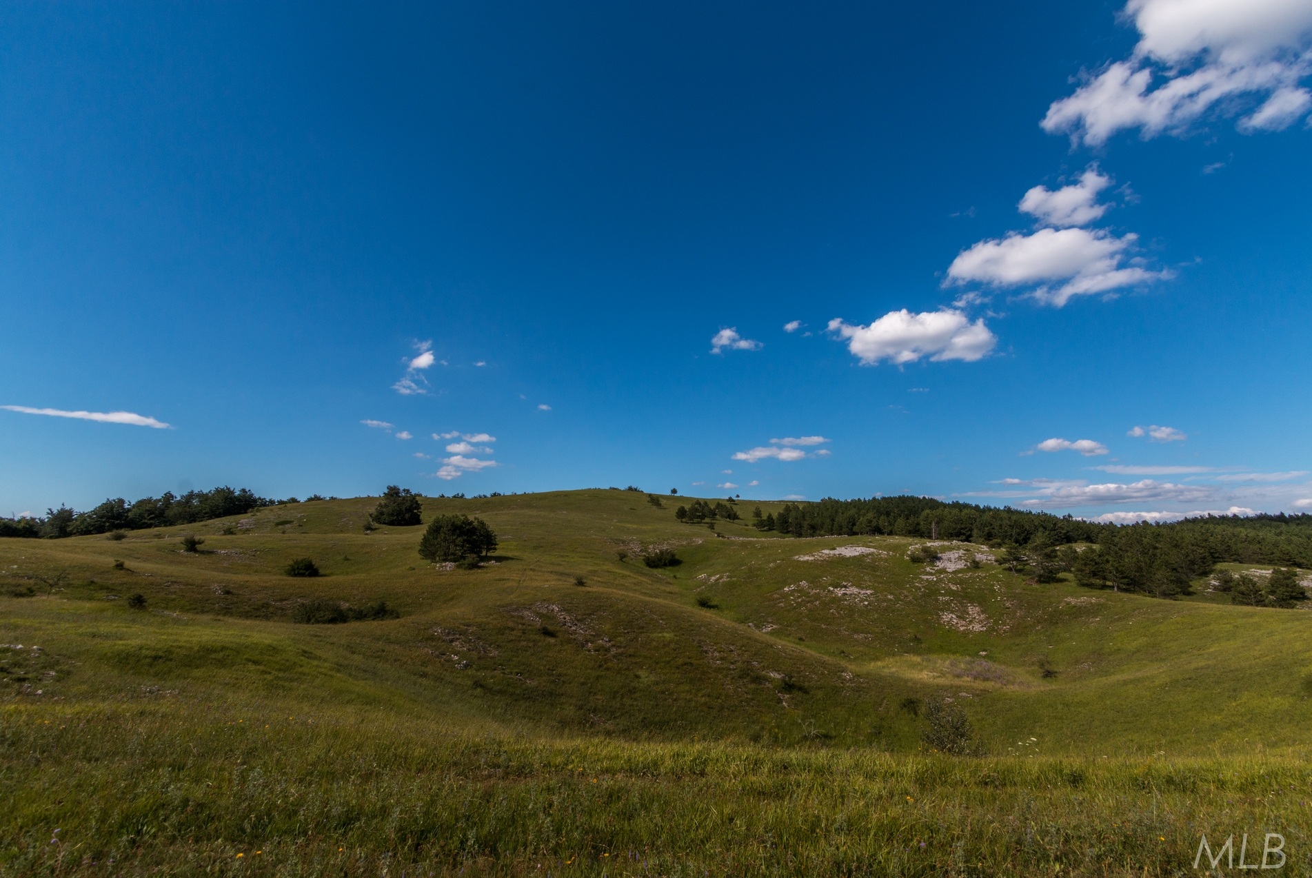 Simpatična galerija koja prikazuje životinjsku farmu na najvišem južnom vrhu Velebita – Crnopcu Simpatična galerija koja prikazuje životinjsku farmu na najvišem južnom vrhu Velebita – Crnopcu