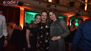 Tisuće Zadrana uživalo na krcatom Narodnom trgu i Tgu Petra Zoranića uz Tomislava Bralića i klapu Intrade Tisuće Zadrana uživalo na krcatom Narodnom trgu i Tgu Petra Zoranića uz Tomislava Bralića i klapu Intrade