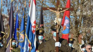 Škabrnja: Kolonom sjećanja obilježena je obljetnica stradavanja branitelja i civila Škabrnja: Kolonom sjećanja obilježena je obljetnica stradavanja branitelja i civila