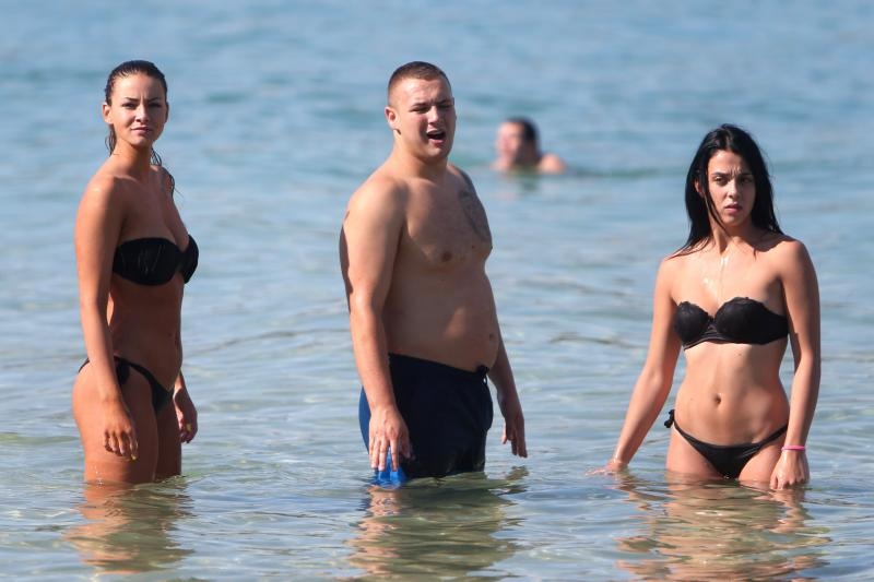 Zrće: Prvi dan Hideout festivala privukao nekoliko tisuća turista, Photo: Dalibor Urukalovic/PIXSELL Zrće: Prvi dan Hideout festivala privukao nekoliko tisuća turista, Photo: Dalibor Urukalovic/PIXSELL