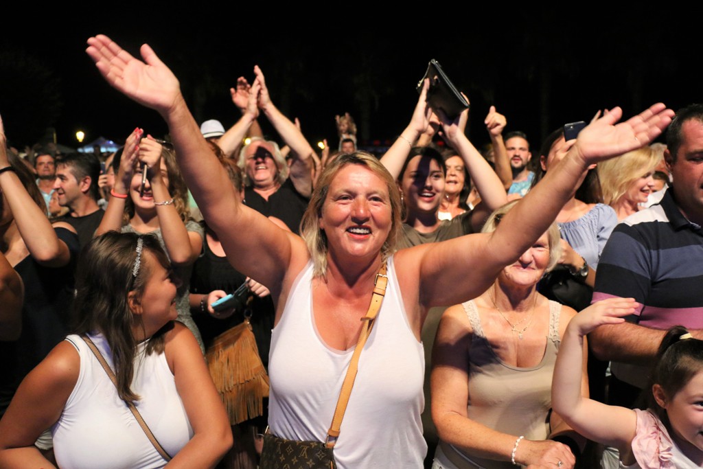 S Alenom Islamovićem po pljusku pjevalo šest tisuća Virana