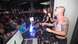 Brandon Morales u Maraschino baru (foto:Saša Čuka) Brandon Morales u Maraschino baru (foto:Saša Čuka)