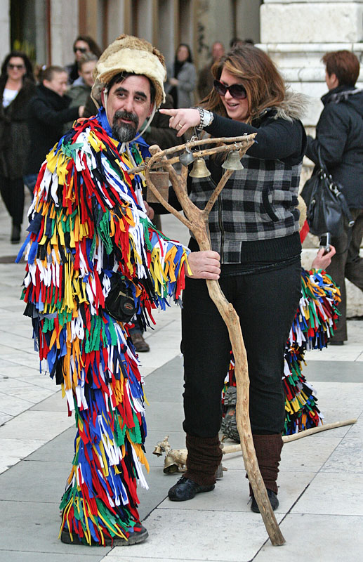 Povorka karnevalske skupine “Sovinjski pusti”