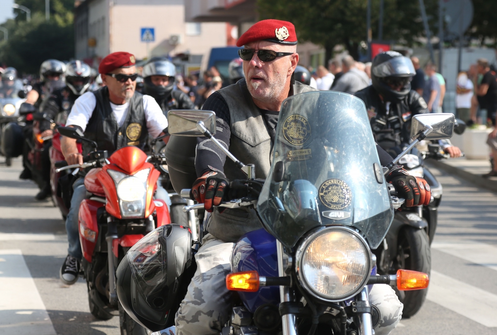 Knin: Mimohod motocikala i starodobnih vojnih vozila