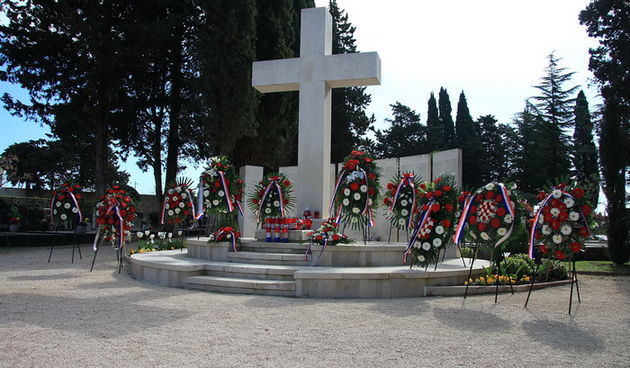 Dan županije: Polaganje vijenaca na Gradskom groblju Zadar
