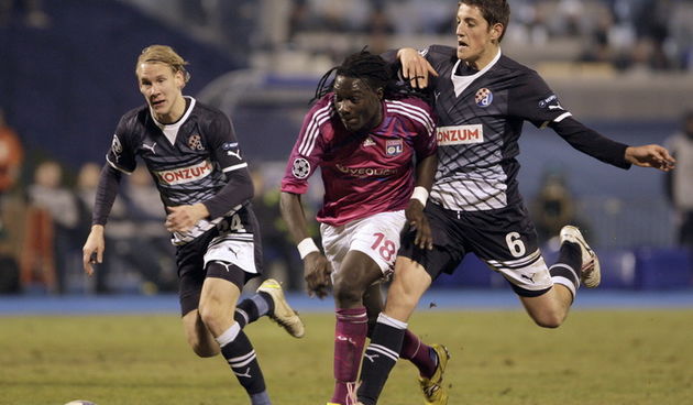 Zagreb, 071211.Stadion Maksimir.Nogometna utakmica Lige prvaka, skupina D, 6. kolo, Dinamo – LyonNa slici: Domagoj Vida 24, Bafetimbi Gomis 18, Arijan Ademi 6.Foto: Nenad Dugi / Cropix