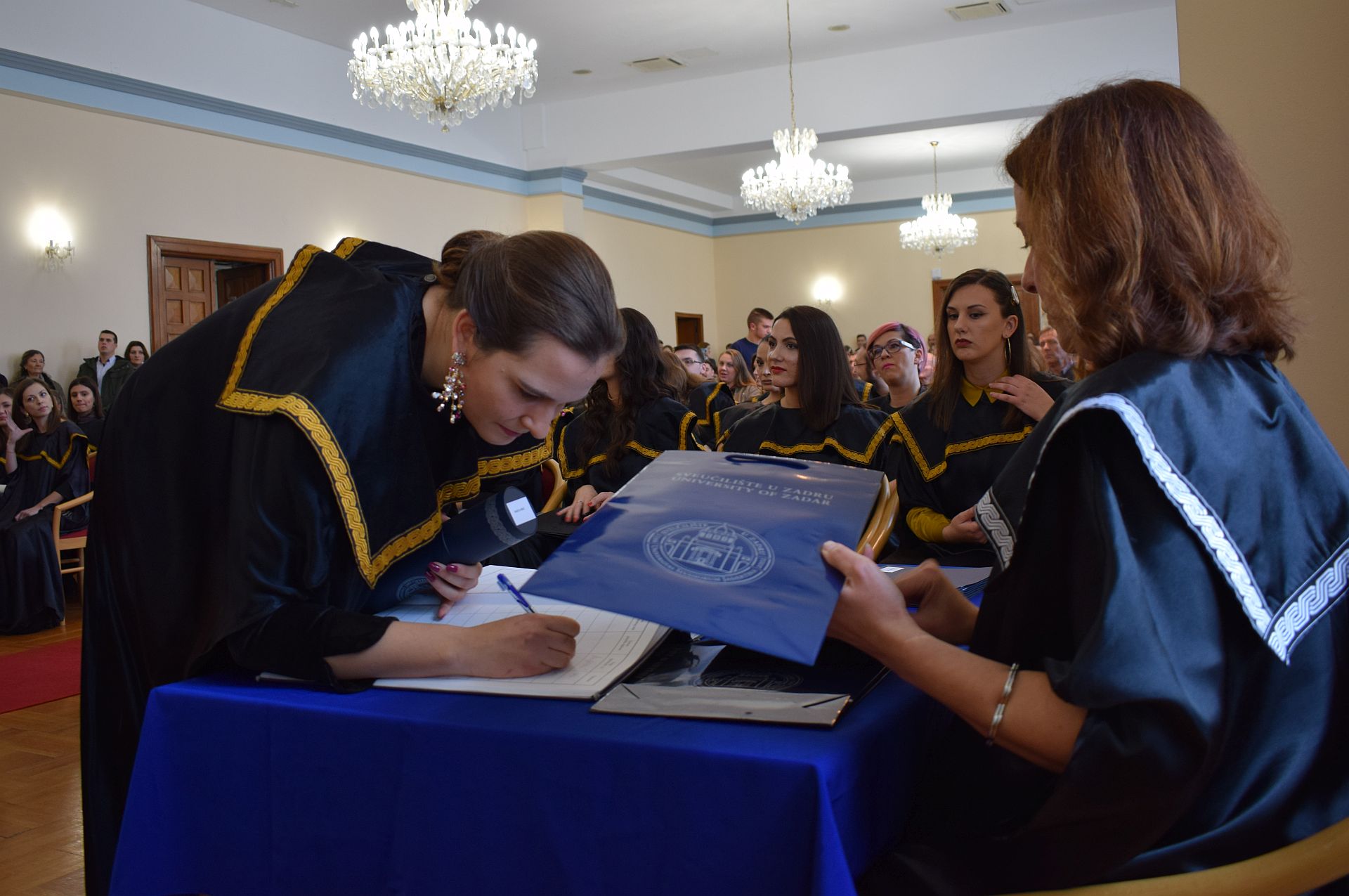 Na Sveučilištu u Zadru promovirano 160 magistrica i magistara Na Sveučilištu u Zadru promovirano 160 magistrica i magistara