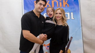 Zvuci klapske pjesme, riba na mnoštvo načina, sretna lica posjetitelja slika su ribljeg dana na prvom Jarun Piknik festivalu. Tomislav Bralić i klapa Intrade, Marijan Ban i Diktatori u Zagreb su donijeli dašak svježeg morskog zraka.