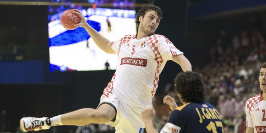 Novi Sad, 220112.
Gradska dvorana Spens.
10. Europsko prvenstvo u rukometu .
Utakmica drugog kruga izmedju Hrvatske i Spanjolske.
Na fotografiji: Domagoj Duvnjak.
Foto: Ante Cizmic / CROPIX Novi Sad, 220112.
Gradska dvorana Spens.
10. Europsko prvenstvo u rukometu .
Utakmica drugog kruga izmedju Hrvatske i Spanjolske.
Na fotografiji: Domagoj Duvnjak.
Foto: Ante Cizmic / CROPIX