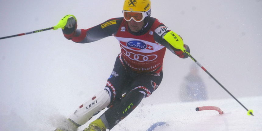 Lenzerheide, 180311.
Zavrsnica Svjetskog skijaskog kupa u skijanju u svicarskom mjestu Lenzerheide, muska utrka slaloma.
Na slici: Ivica Kostelic tokom slalomske voznje.
Foto: Drago Sopta / CROPIX Lenzerheide, 180311.
Zavrsnica Svjetskog skijaskog kupa u skijanju u svicarskom mjestu Lenzerheide, muska utrka slaloma.
Na slici: Ivica Kostelic tokom slalomske voznje.
Foto: Drago Sopta / CROPIX