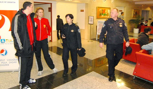 Policija u hotelu Kolovare, Foto: Andrija Lucic / CROPIX