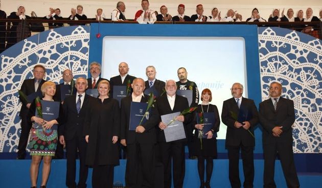 Zadar: Kolinda Grabar Kitarović s dobitnicima županijskih nagrada, foto: Dino Stanin/PIXSELL