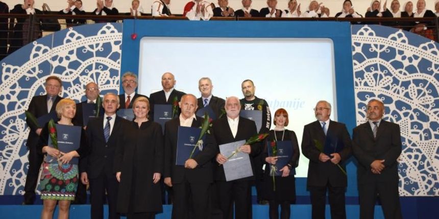 Zadar: Kolinda Grabar Kitarović s dobitnicima županijskih nagrada, foto: Dino Stanin/PIXSELL