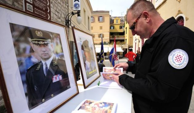 Šibenčani šalju uskršnje čestitke Gotovini i Markaču, foto-Cropix