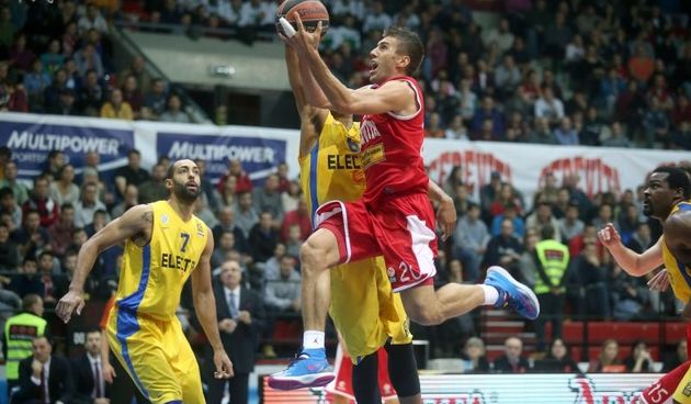 11.12.2014., KC Drazen Petrovic, Zagreb – Euroliga, 9. kolo, KK Cedevita – Maccabi Electra Tel Aviv.Nemanja Gordic, Devin Smith, Alex Tyus. Photo: Igor Kralj/PIXSELL