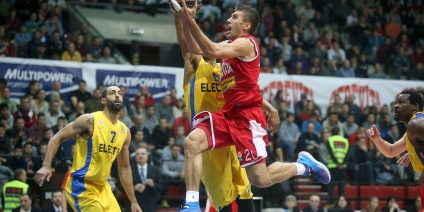 11.12.2014., KC Drazen Petrovic, Zagreb – Euroliga, 9. kolo, KK Cedevita – Maccabi Electra Tel Aviv.Nemanja Gordic, Devin Smith, Alex Tyus. Photo: Igor Kralj/PIXSELL 11.12.2014., KC Drazen Petrovic, Zagreb – Euroliga, 9. kolo, KK Cedevita – Maccabi Electra Tel Aviv.Nemanja Gordic, Devin Smith, Alex Tyus. Photo: Igor Kralj/PIXSELL
