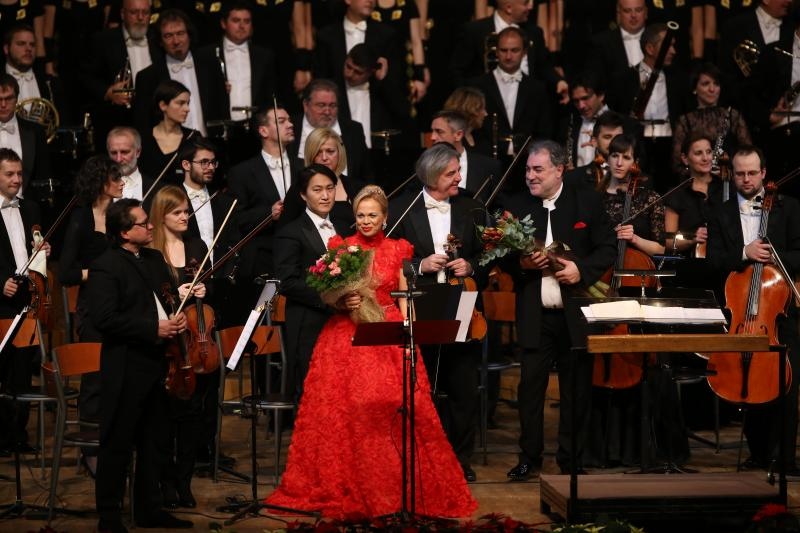 Božićni koncert Zagrebčcke filharmonije i Vokalnog ansambla Husar&Tomčić