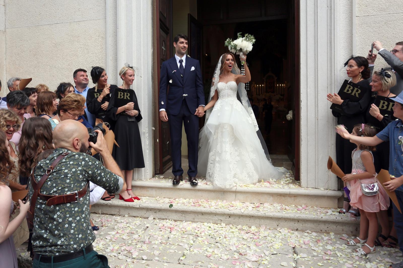 Vjenčanje Vedrana Čorluke i Franke Batelić u crkvi Pohođenja Blažene Djevice Marije sv. Elizabeti