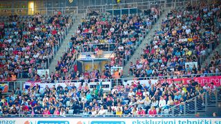 U doista sjajnoj atmosferi koju je stvorilo oko 5000 navijača iz cijele Hrvatske, naši su rukometni reprezentativci remizirali sa Švedskom i to s rezultatom 25-25. Bila je to ‘kaubojima’ pretposljednja pripremna utakmica uoči Olimpijskih igara