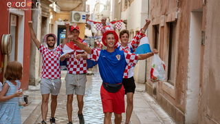 Navijačko ludilo u Zadru za vrijeme i nakon finala Svjetskog prvenstva Navijačko ludilo u Zadru za vrijeme i nakon finala Svjetskog prvenstva