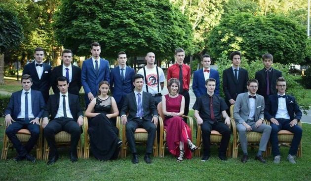 Spavaš li mirno Giorgio Armani? Maturant u majici na prekriženog Mamića