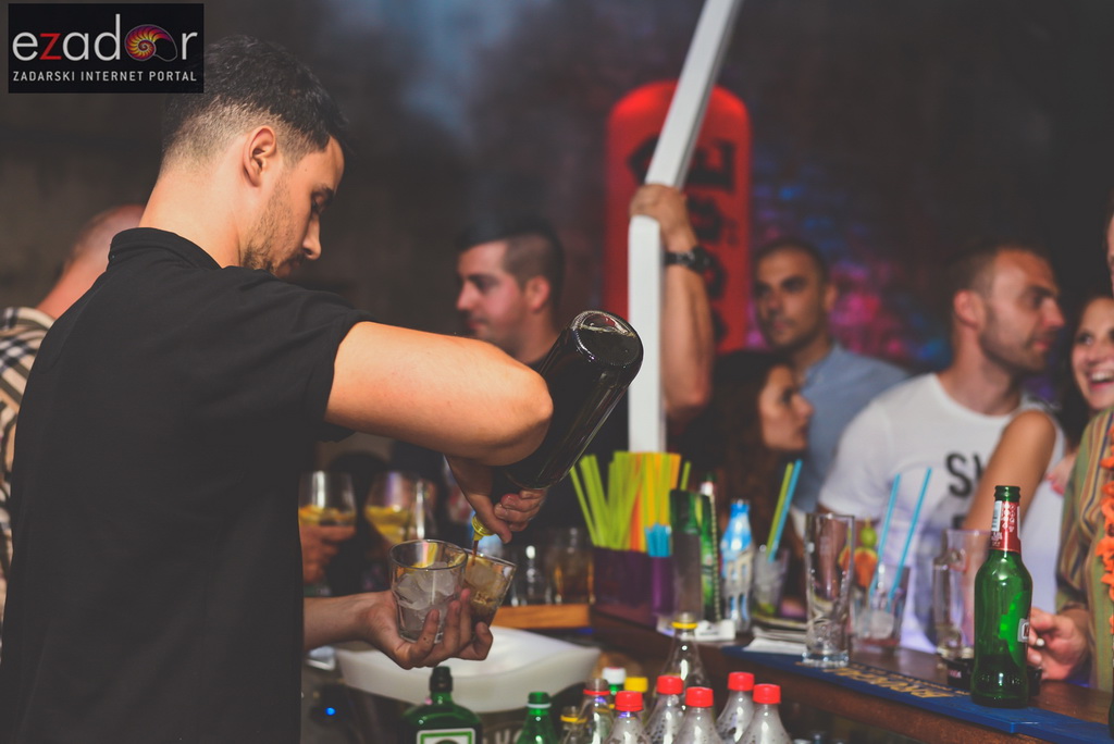 Connect @ Teatro bar & Zlatni kutić Connect @ Teatro bar & Zlatni kutić