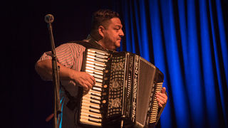 Esma Redžepova, prateći bend Folk Masters i gost Ibus Ibraimovski @ Arsenal Zadar Esma Redžepova, prateći bend Folk Masters i gost Ibus Ibraimovski @ Arsenal Zadar
