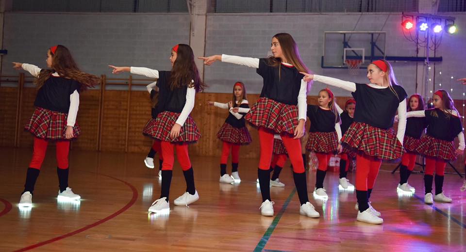 Plesna Božićna čarolija na otoku Pagu