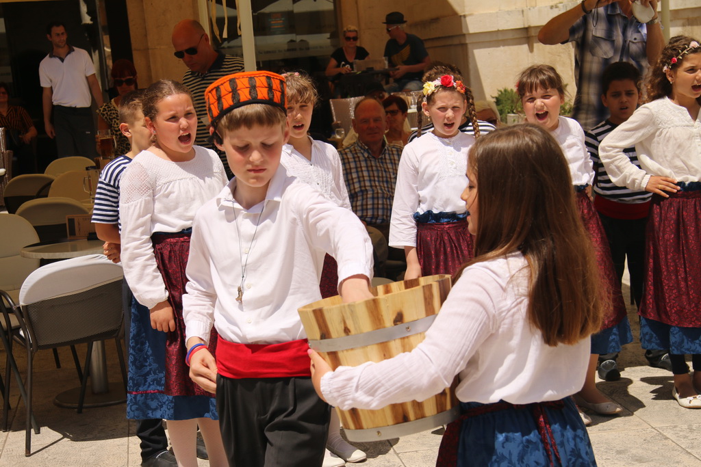 OŠ Zadarski otoci, učenici na Narodnom trgu