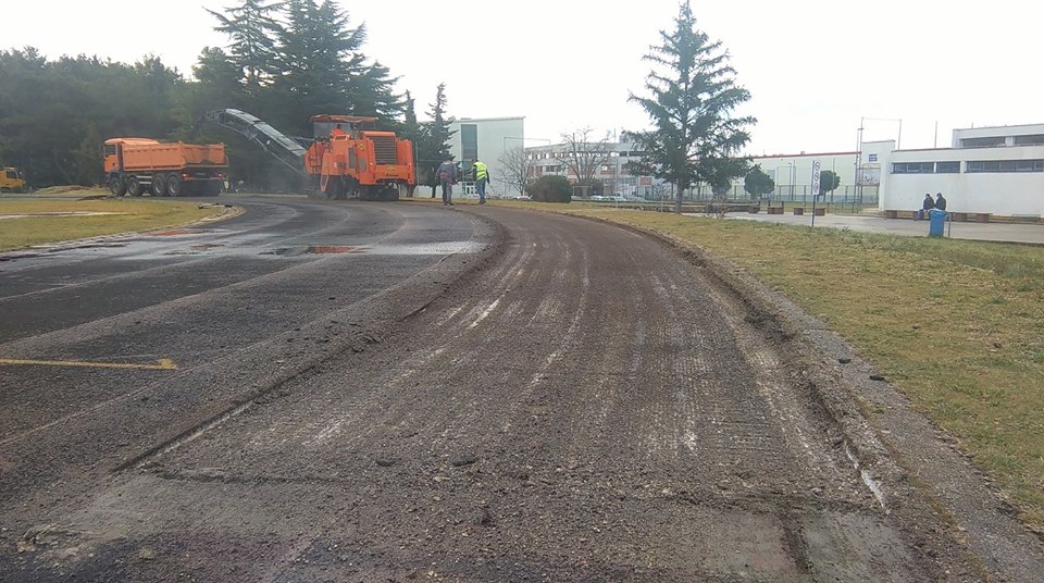 Uklanjanje stare atletske staze