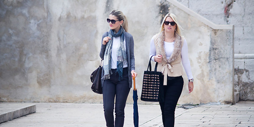 Subotnji đir po gradu 3. studenog 2012. žene, djevojke, prijateljice (foto:Saša Čuka) Subotnji đir po gradu 3. studenog 2012. žene, djevojke, prijateljice (foto:Saša Čuka)