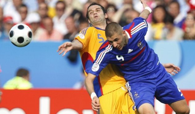 Chivu i Benzema (Foto: reuters@daylife.com)