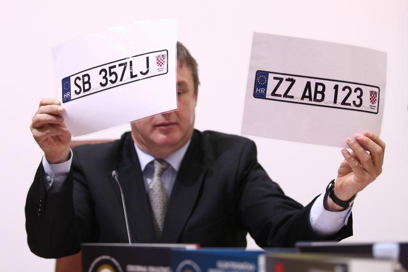 U Ravnateljstvu policije predstavljeni su prijedlozi novih registracijskih tablica za vozila. Ujedno je predstavljeno i vozilo mobilnog ureda za upravne poslove. Photo: Davor Puklavec/PIXSELL U Ravnateljstvu policije predstavljeni su prijedlozi novih registracijskih tablica za vozila. Ujedno je predstavljeno i vozilo mobilnog ureda za upravne poslove. Photo: Davor Puklavec/PIXSELL