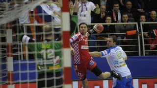 Vrsac, 180112.
Dvorana Millennium.
Europsko prvenstvo u rukometu, 2 kolo
Hrvatska – Slovenija.
Foto: Drazen Aleksic / Cropix Vrsac, 180112.
Dvorana Millennium.
Europsko prvenstvo u rukometu, 2 kolo
Hrvatska – Slovenija.
Foto: Drazen Aleksic / Cropix