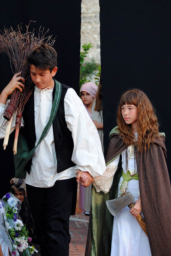 Polaznici dramsko lutkarske radionice Donatolina iz Kazališta lutaka Zadar gostovali su na ovogodišnjem Međunarodnom dječjem festivalu u Šibeniku sa predstavom “Šuma Striborova”, foto: Dino Bara Polaznici dramsko lutkarske radionice Donatolina iz Kazališta lutaka Zadar gostovali su na ovogodišnjem Međunarodnom dječjem festivalu u Šibeniku sa predstavom “Šuma Striborova”, foto: Dino Bara