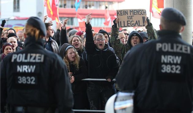 Prosvjedi u Koelnu. Foto: Hina