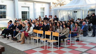 Zadar, 28.03.2012. snimio: Nenad Marčev
Marijana Dokoza
Promocija knjige Naranyjin plač
Gradska knjižnica
Tekst iz knjige čitala Vanessa Radman Zadar, 28.03.2012. snimio: Nenad Marčev
Marijana Dokoza
Promocija knjige Naranyjin plač
Gradska knjižnica
Tekst iz knjige čitala Vanessa Radman