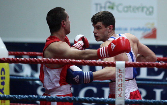 Zadar, 210413.
Dvorana Kresimira Cosica. Prvenstvo Hrvatske u boksu. Na fotografiji Sanjin Pol Vrgoc (Pula, crveni) i Matej Dujic (Leonardo, plavi).
Foto: Jure Miskovic / CROPIX Zadar, 210413.
Dvorana Kresimira Cosica. Prvenstvo Hrvatske u boksu. Na fotografiji Sanjin Pol Vrgoc (Pula, crveni) i Matej Dujic (Leonardo, plavi).
Foto: Jure Miskovic / CROPIX