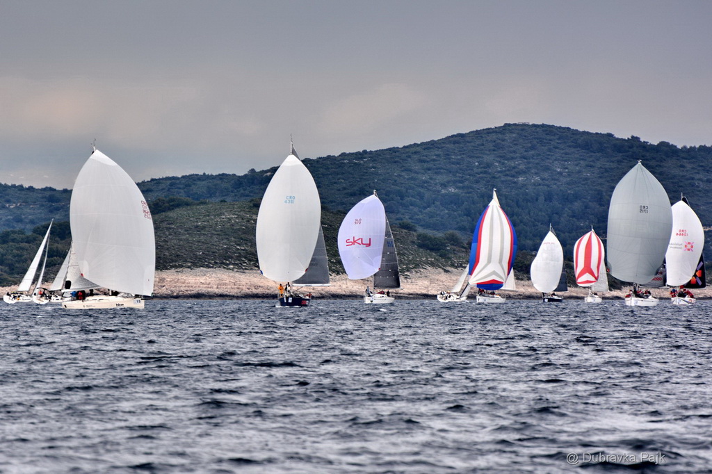 U hvarskom akvatoriju održana XXI. Uskršnja regata U hvarskom akvatoriju održana XXI. Uskršnja regata