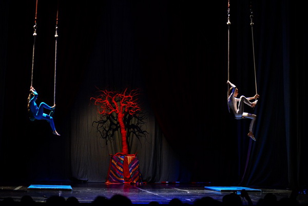 Circo Art u HNK Zadar izveo predstavu “Povratak u prirodu”