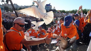 Zadar, 080510.
Zadar je domacin Susreta katolicke mladezi 2010. 
Susret ce trajati dva dana a u njemu ce sudjelovati preko 30.000 mladih iz Hrvatske i svijeta. 
Na slici: misa u sportskom centru Visnjik.
Foto: Vladimir Ivanov  / CROPIX