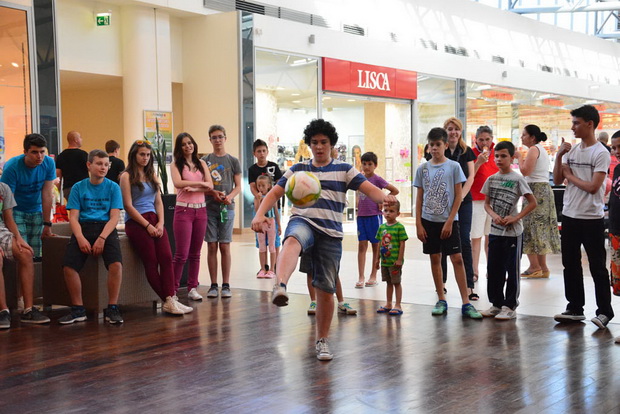 Supernova: Nogometno ludilo i izvlačenje dobitnika automobila Audi A1 Supernova: Nogometno ludilo i izvlačenje dobitnika automobila Audi A1